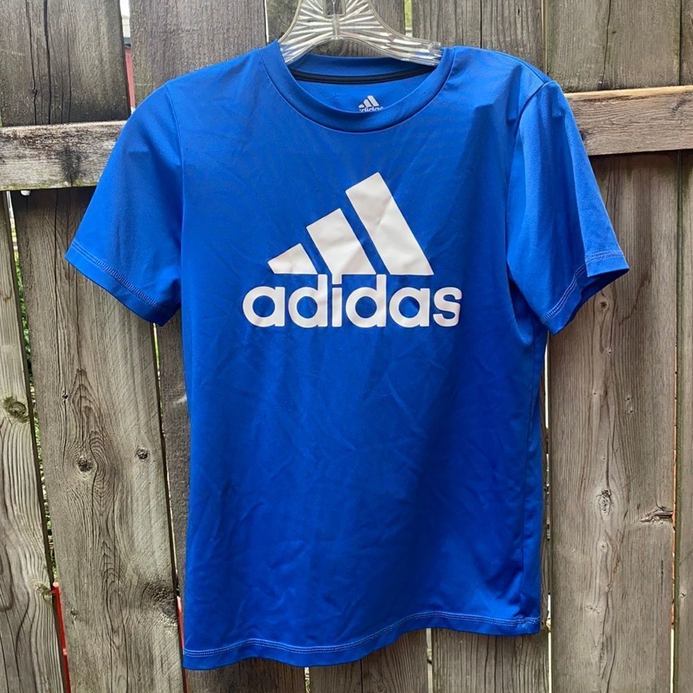 Adidas top sz. M